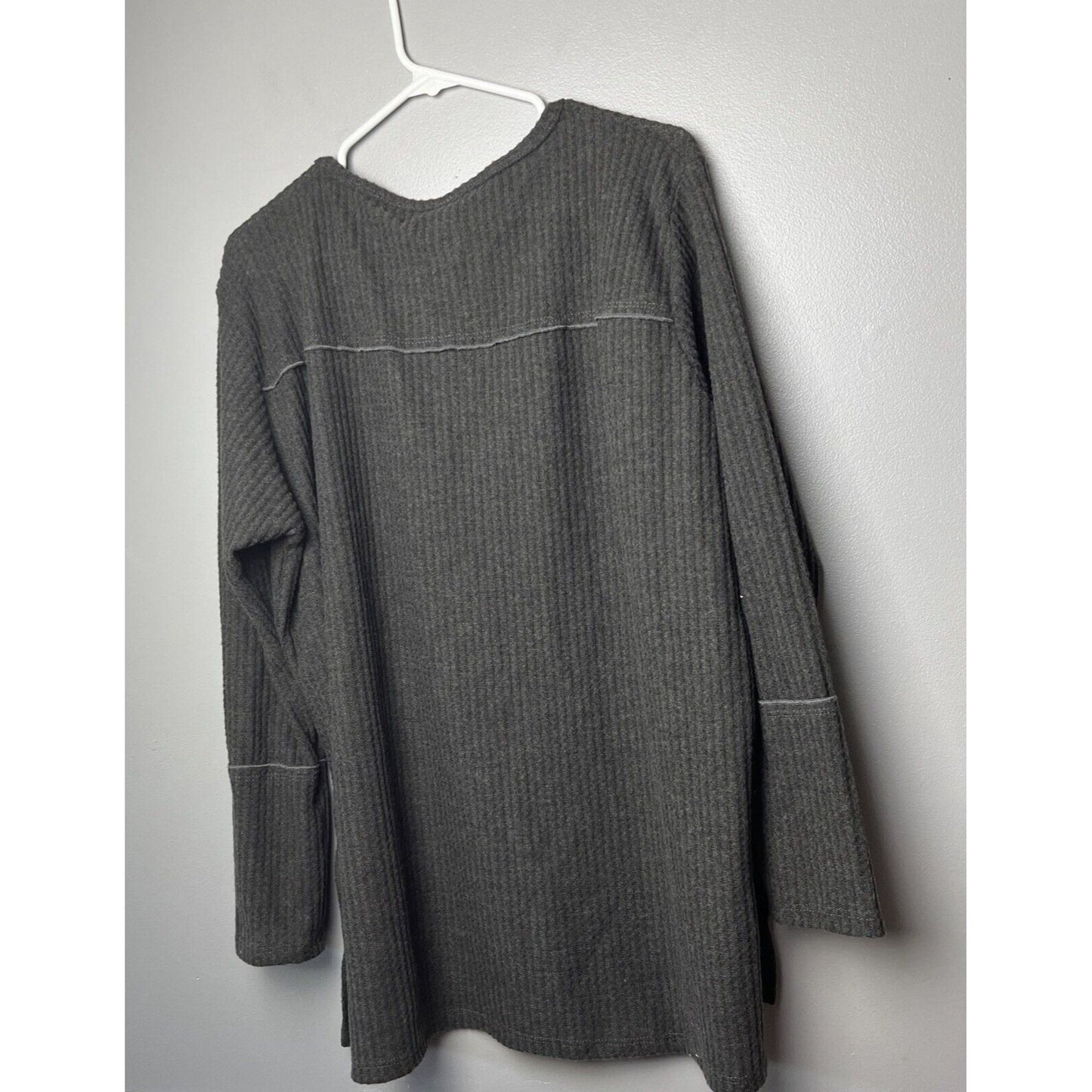 NWT Forgotten Grace Women Plus Size 2X Long Sleeve Top Solid Gray