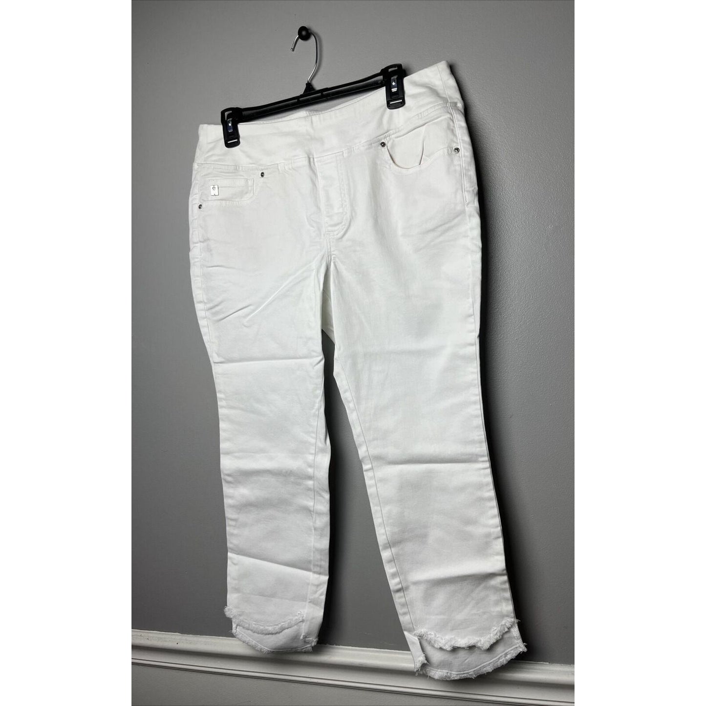 Belle by Kim Gravel Regular TripleLuxe Twill Step Hem Jean (White, 14) A617223