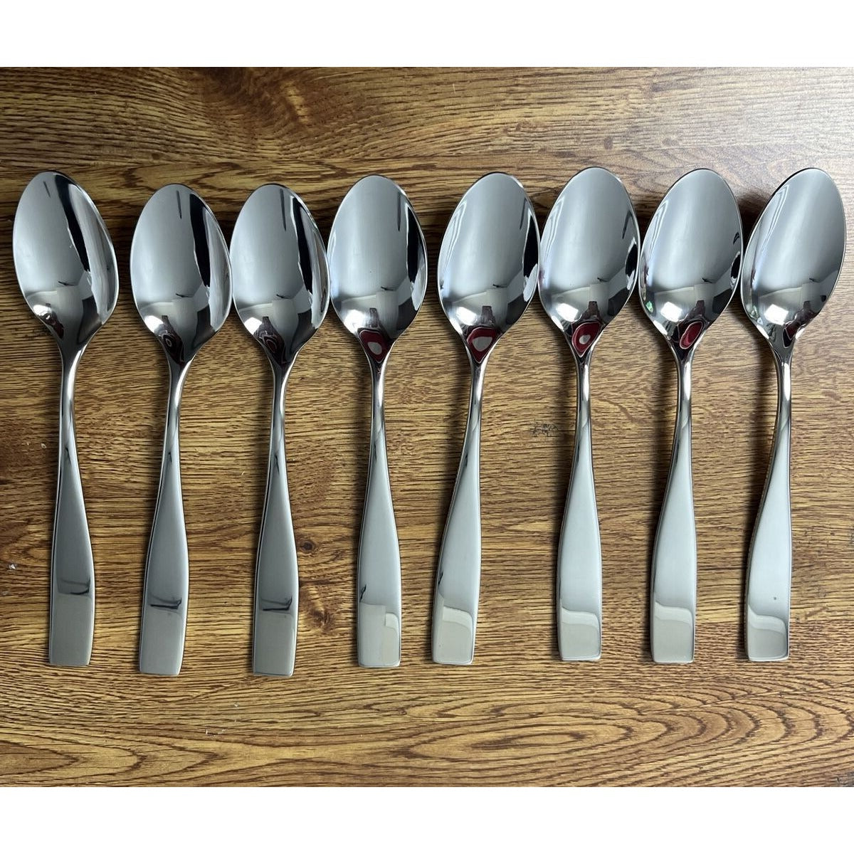 Our Table Beckett Mirror 18/10 Stainless Steel 40-Piece for 8 Flatware Set