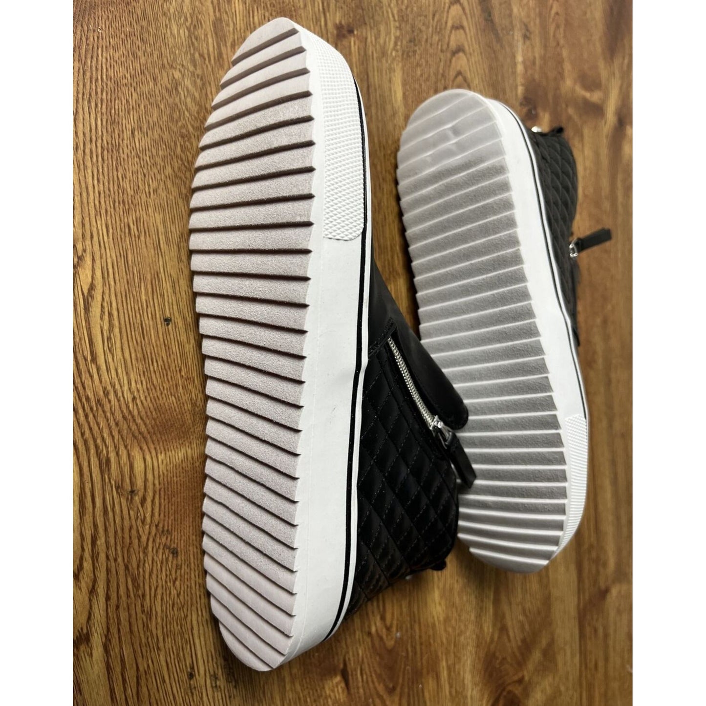 Steve Madden Girls Shoes Vicey Sneaker - Size 5M - Color Black