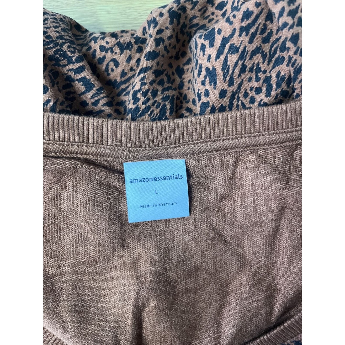 Amazon Essentials Cheetah Terry Fleece Romper Size Large