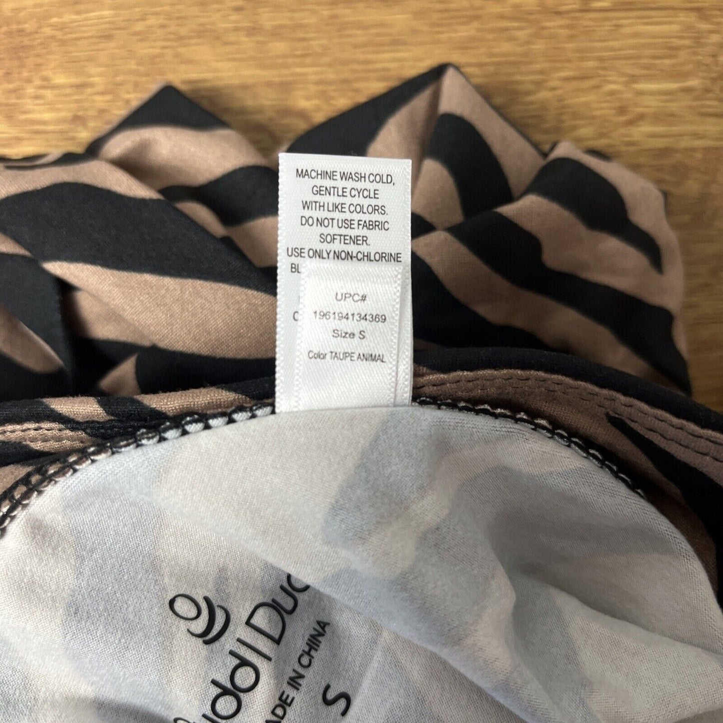 Cuddl Duds Flexwear Leggings Taupe Animal Small NWOT A302335