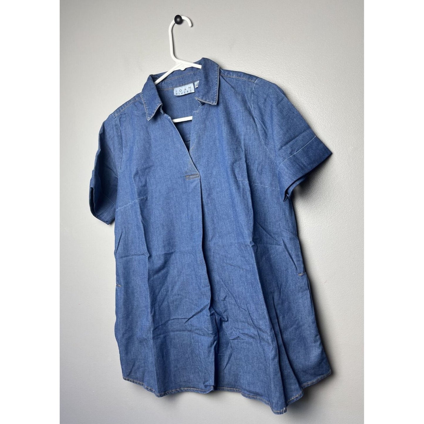 Joan Rivers V-Neck Denim Shirt w/ Back Button Detail Size XS Blue