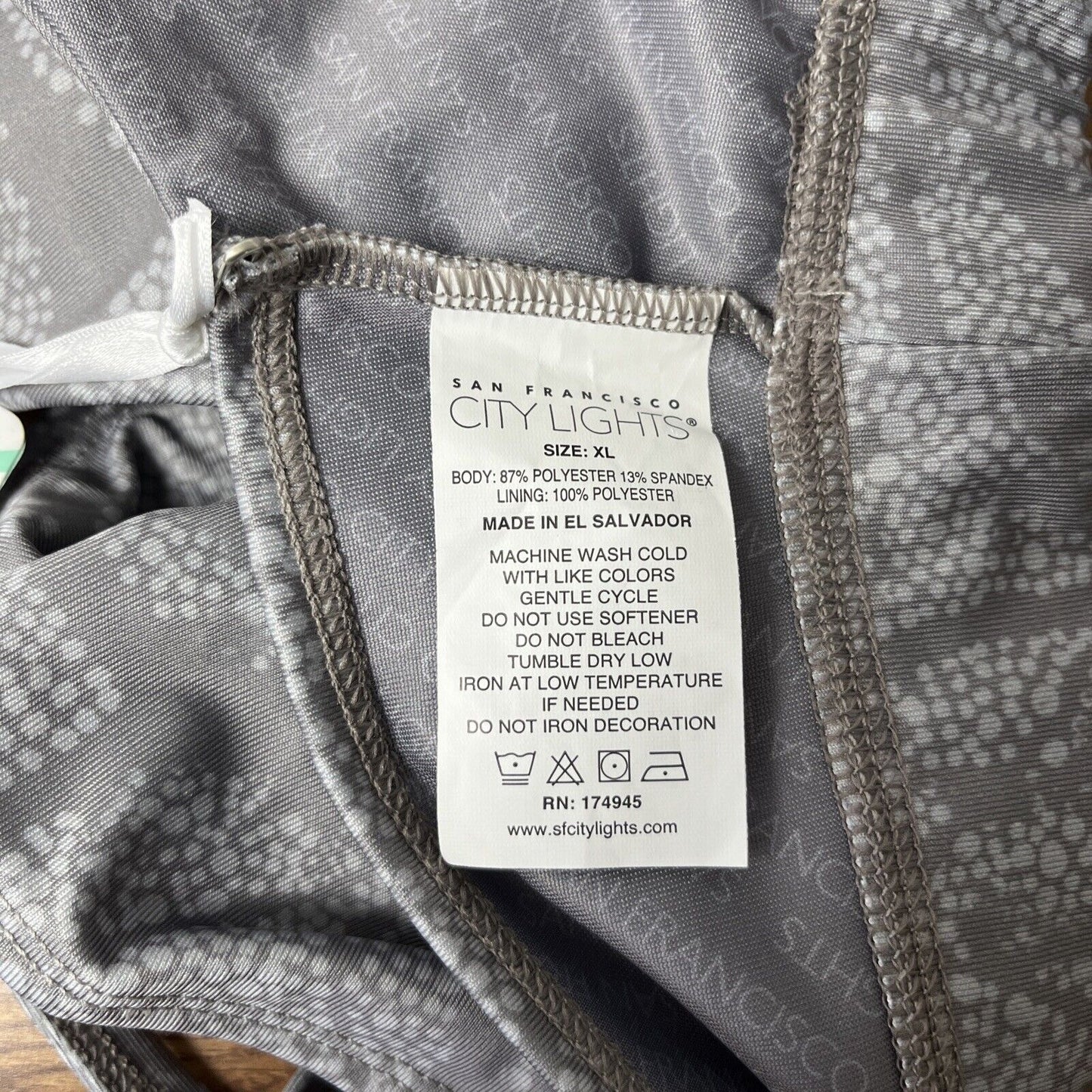 San Francisco City Lights Grey Taylor Lotus Dot Print Sports Bra Size XL