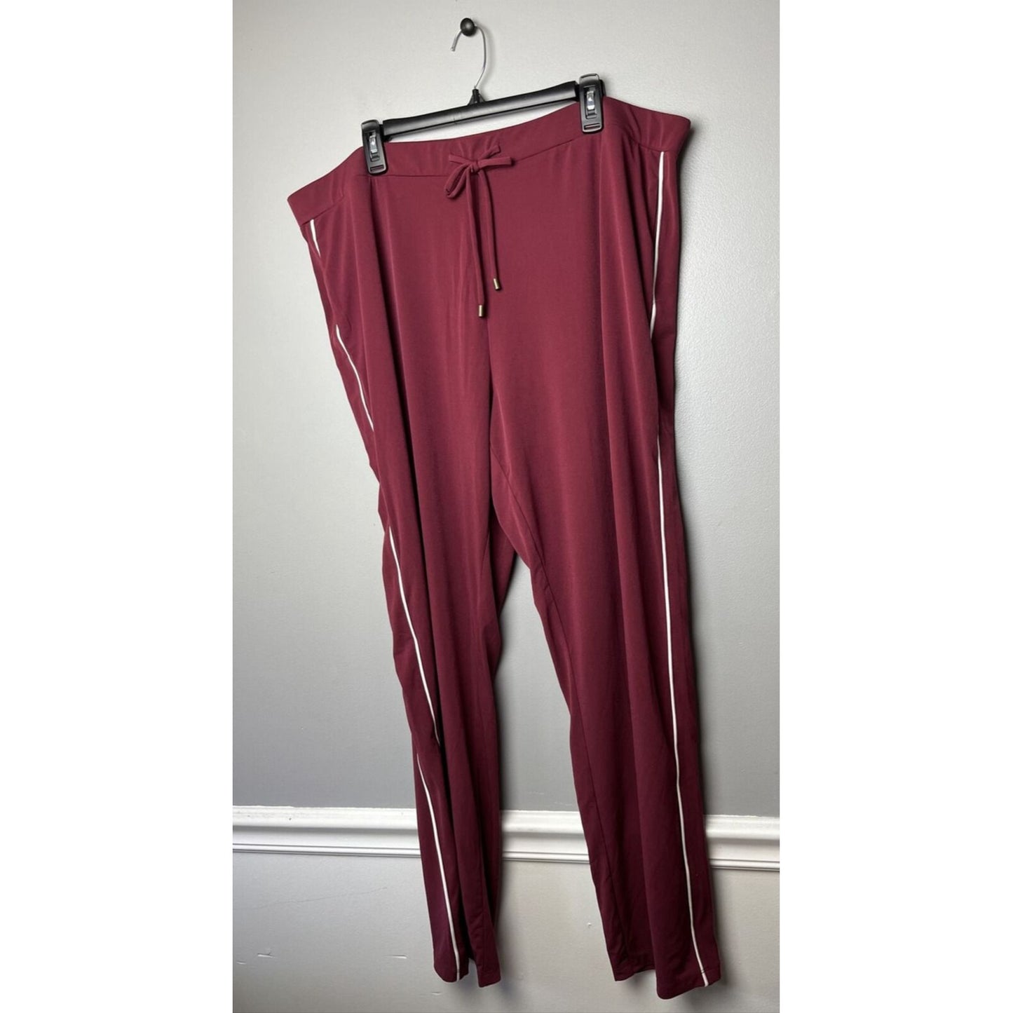 Susan Graver Liquid Knit Straight-Leg Pant (Bold Wine, Plus 2X) A470187