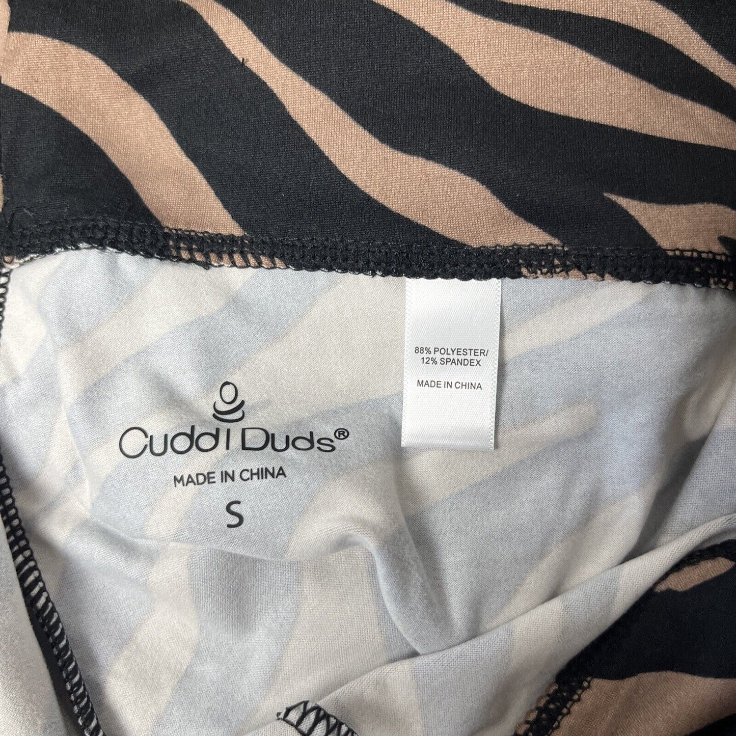 Cuddl Duds Flexwear Leggings Taupe Animal Small NWOT A302335