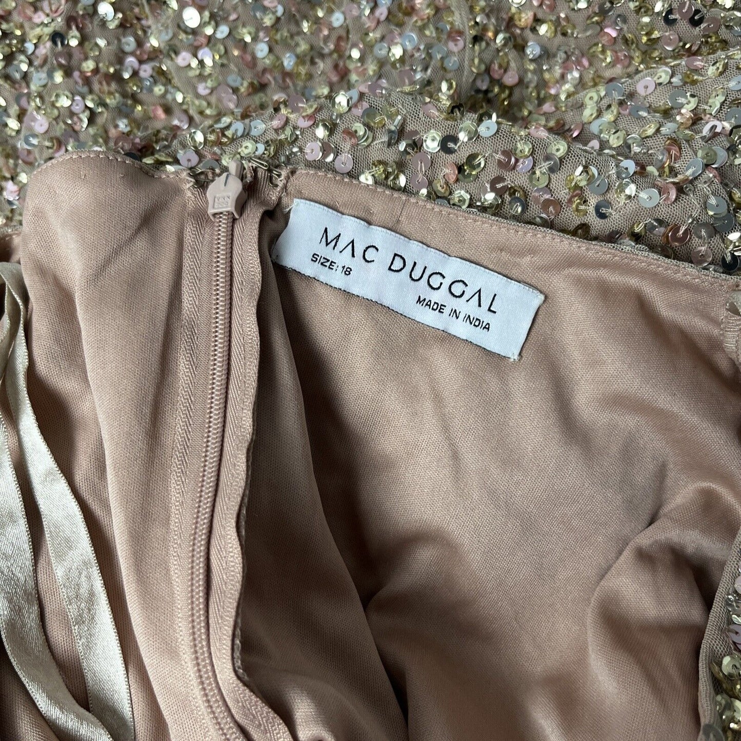 NEW NWT Mac Duggal Puff Shoulder Sequined Surplice Gown Shimmering Gold SIZE 18