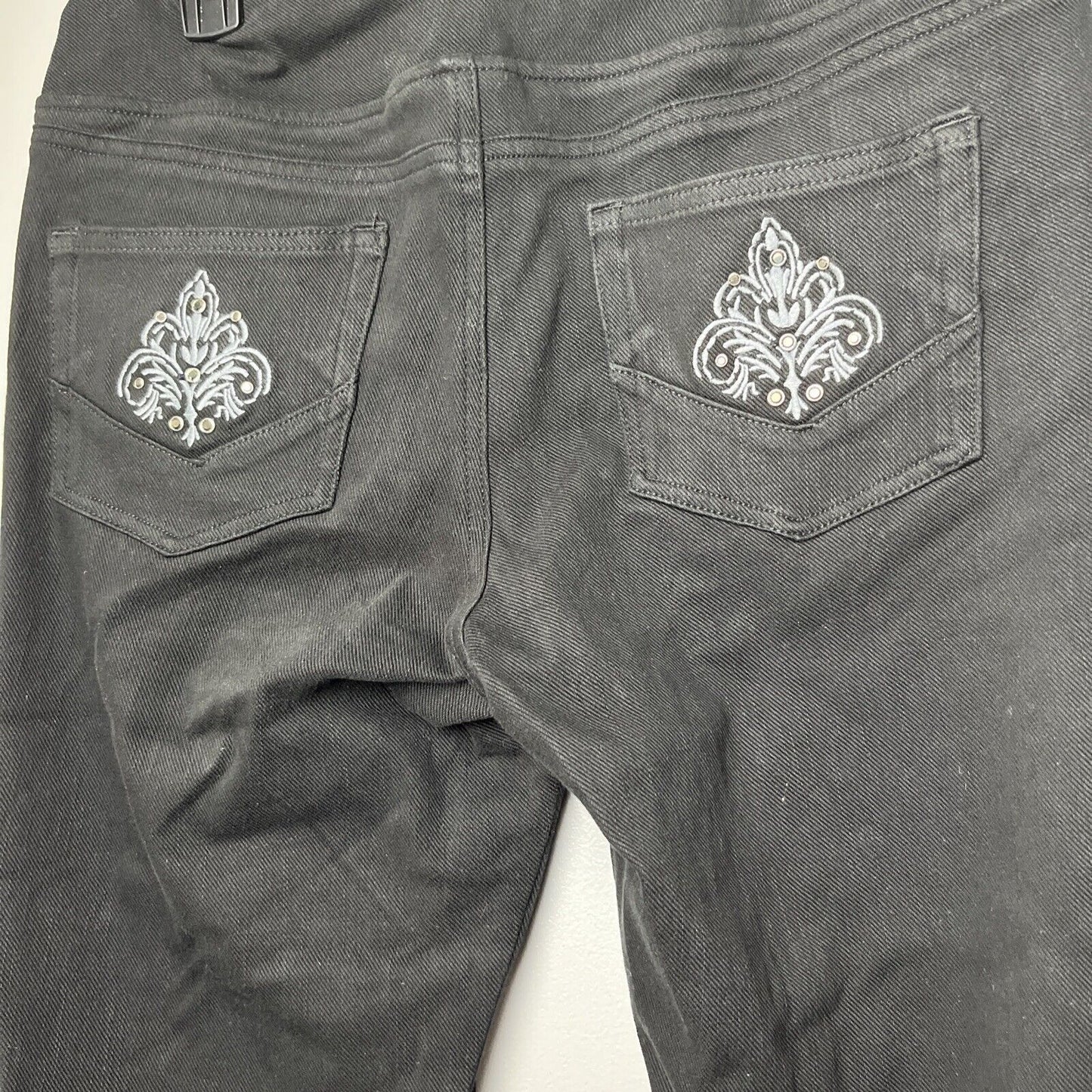 Belle by Kim Gravel Flexibelle Floral Embroidered Cropped Jeans Black 12P