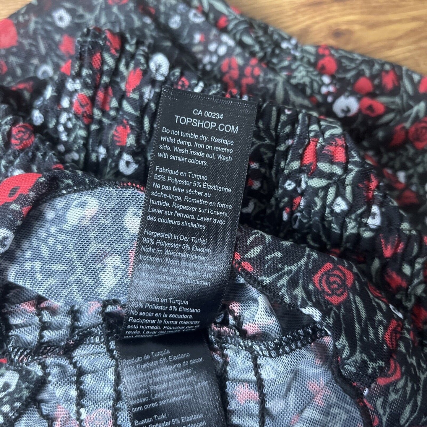 Topshop NWT Black Floral Smock Cropped Top/Blouse- Size 4