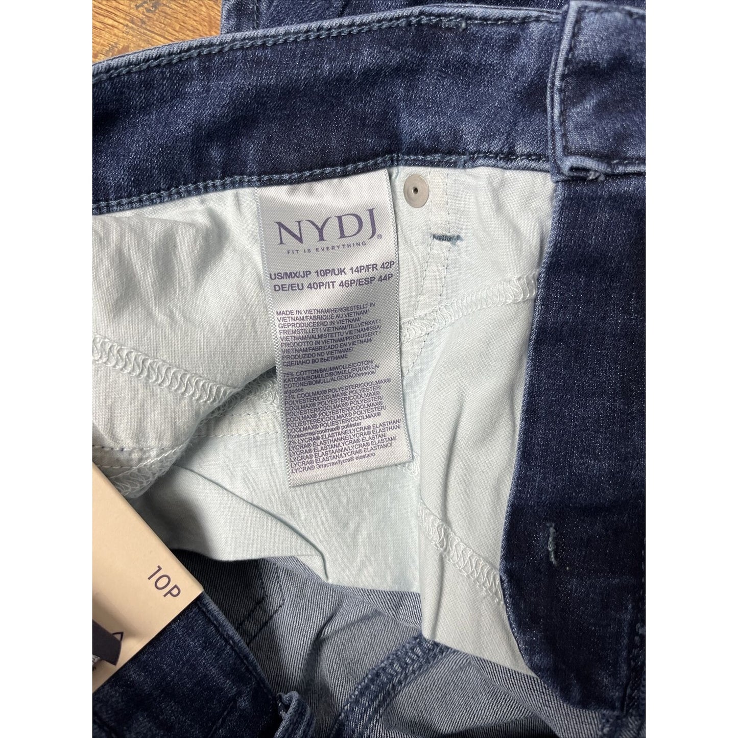 NYDJ Womens SZ 10P DARK WASH Capri Crop JEAN Cool Embrace 2 Snap STRETCH, SLIT
