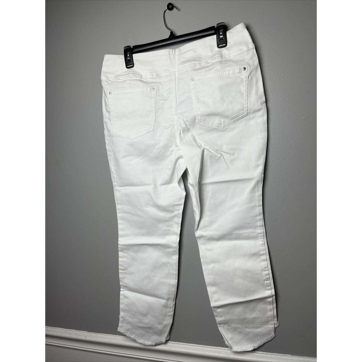 Belle by Kim Gravel Regular TripleLuxe Twill Step Hem Jean (White, 14) A617223