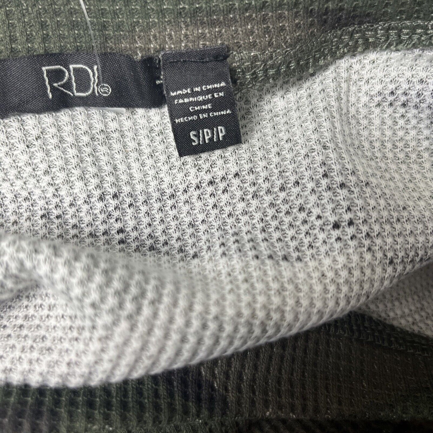 RDI Women's Camo Print Waffle Knit Sweater Top Size Small