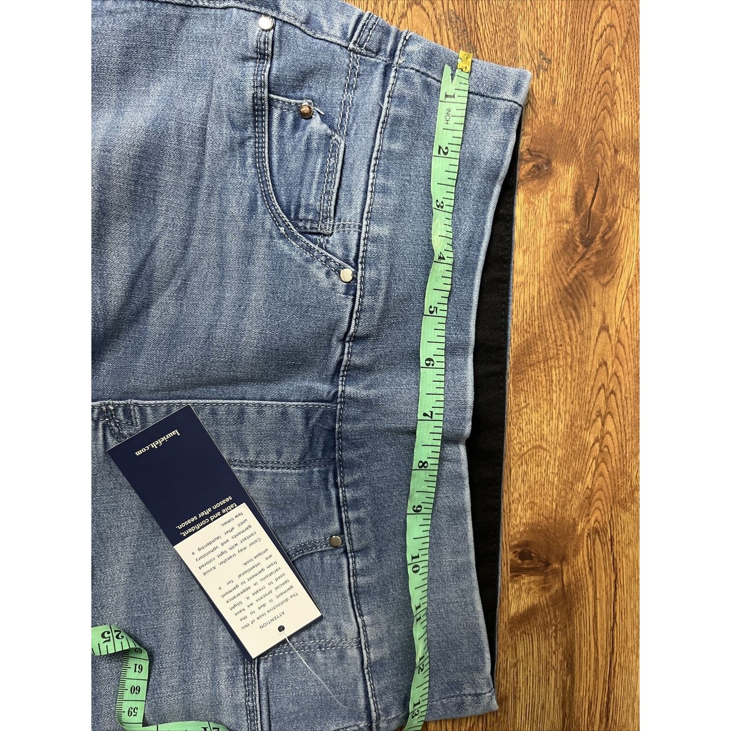 Laurie Felt Women's Jeans Sz XS Silky Denim Capri w/ Cambre Waist Blue A518591