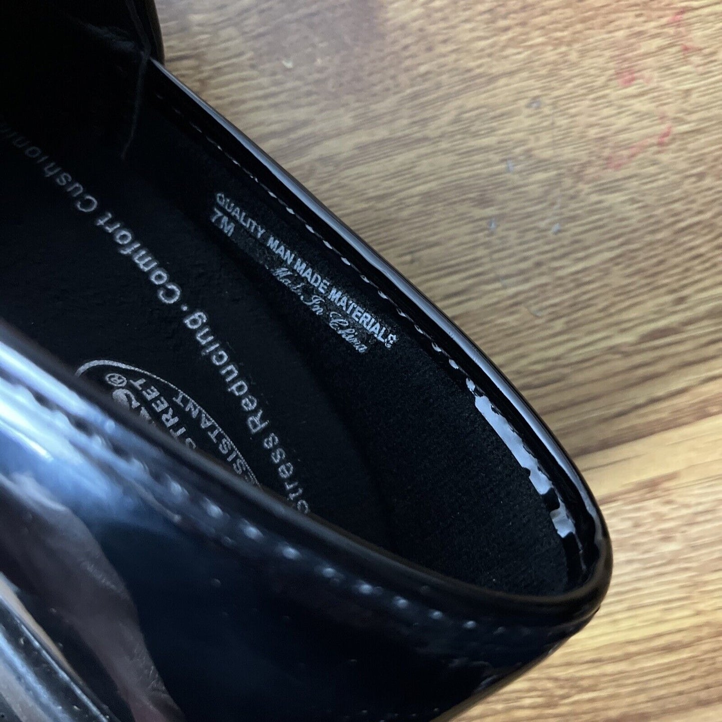Easy Works Women's LYNDEE Health Care Professional Shoe, Black Patent, 7M