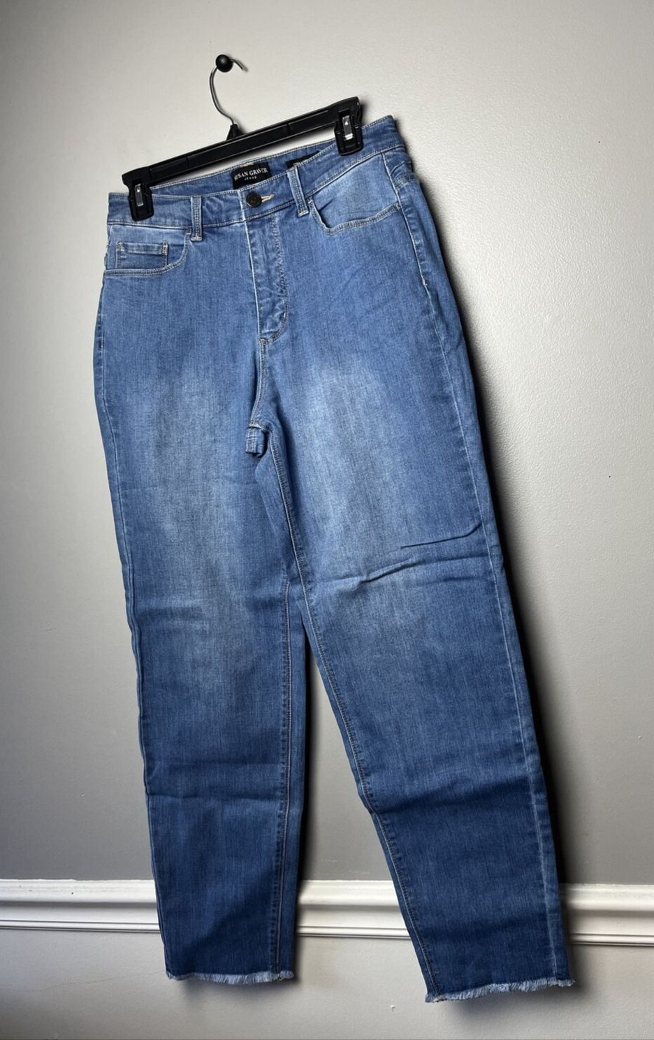 SUSAN GRAVER Straight Leg Ankle Jean with Frayed Hem Medium Wash Regular 8