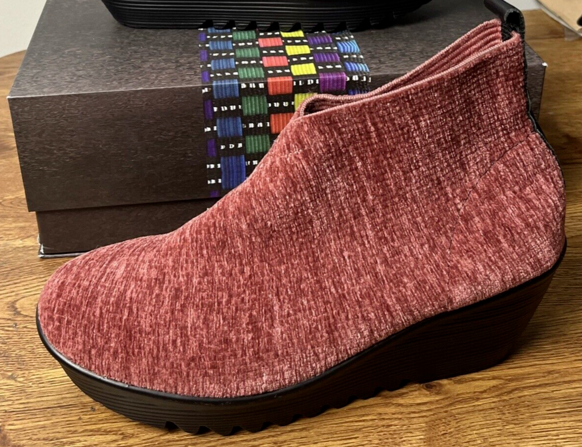 Bernie Mev Sally Ankle Boots Womens 9 / 40 Velvet Wedge Booties Marsala