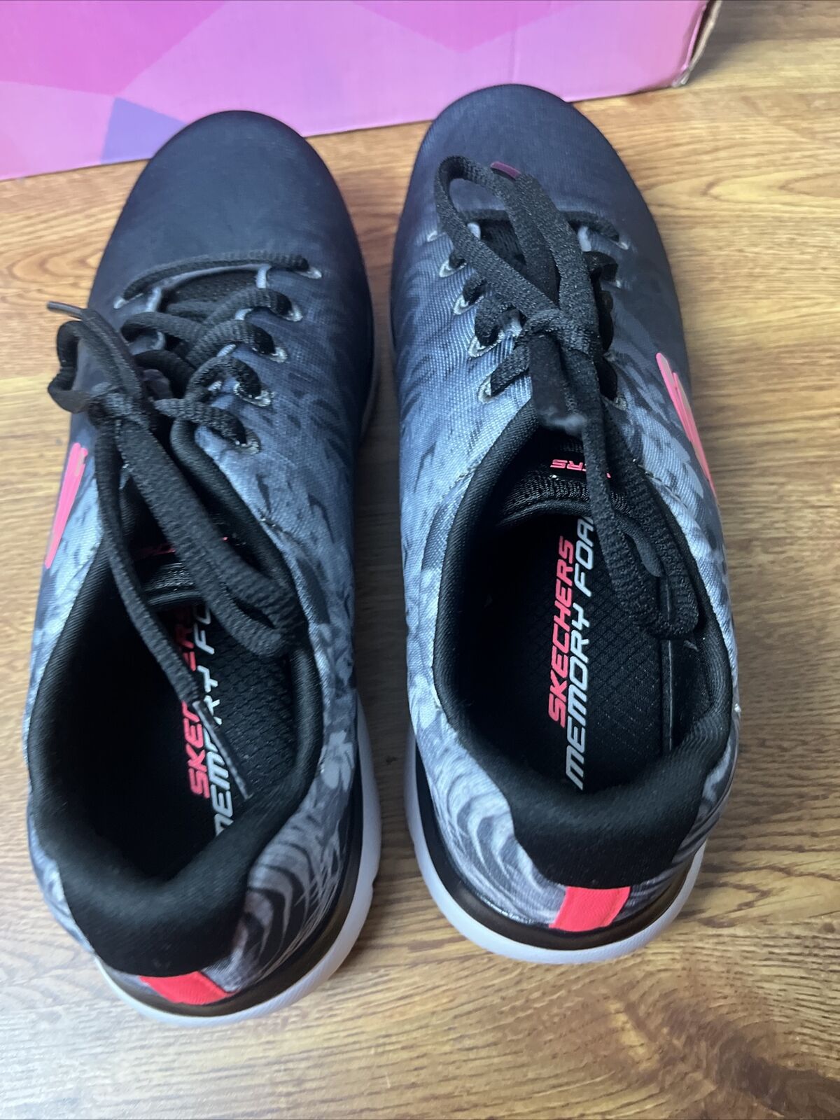 Skechers WOMENS Oasis Wander Summits Washable Lace-Up Sneaker- BLACK MULTI, 8.5M