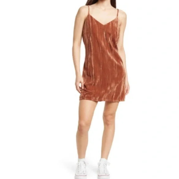 Elodie Women's V-Neck Velvet Cami Dress in Clay, Size Large
