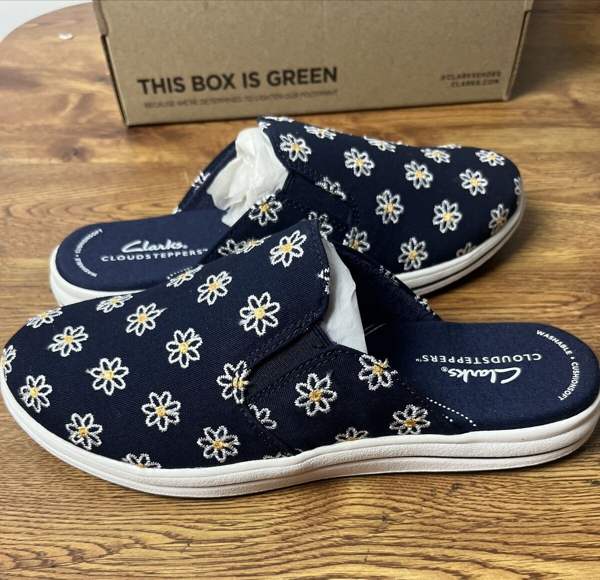 CLARKS Cloudsteppers Canvas Slip-on Mules Breeze Shore Navy Floral 7.5M NEW
