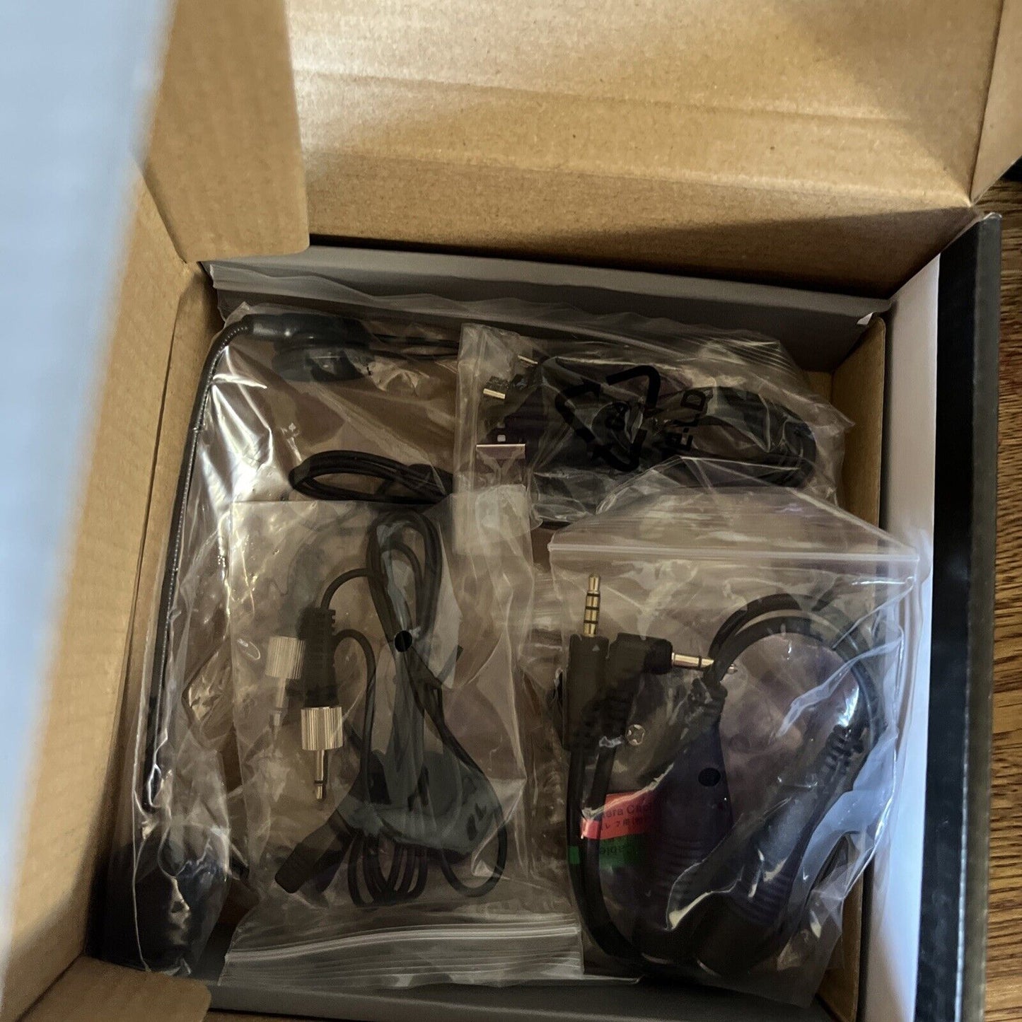 Alvoxcon TG220 Wireless Headset Lavalier Microphone System