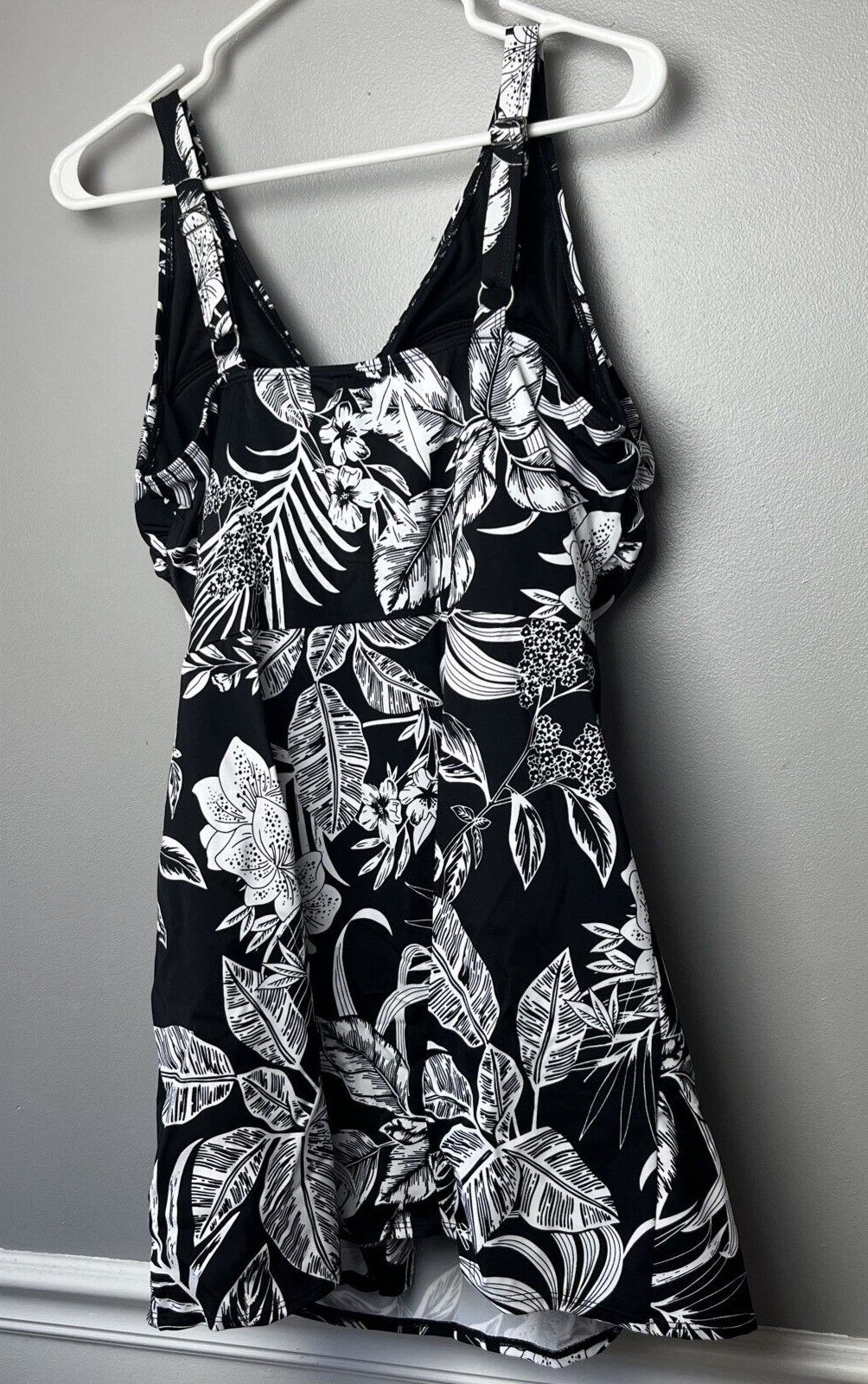 Denim & Co. Beach V-Neck Wrap Front Swim Dress (Black Tropical, Size 14) A468465