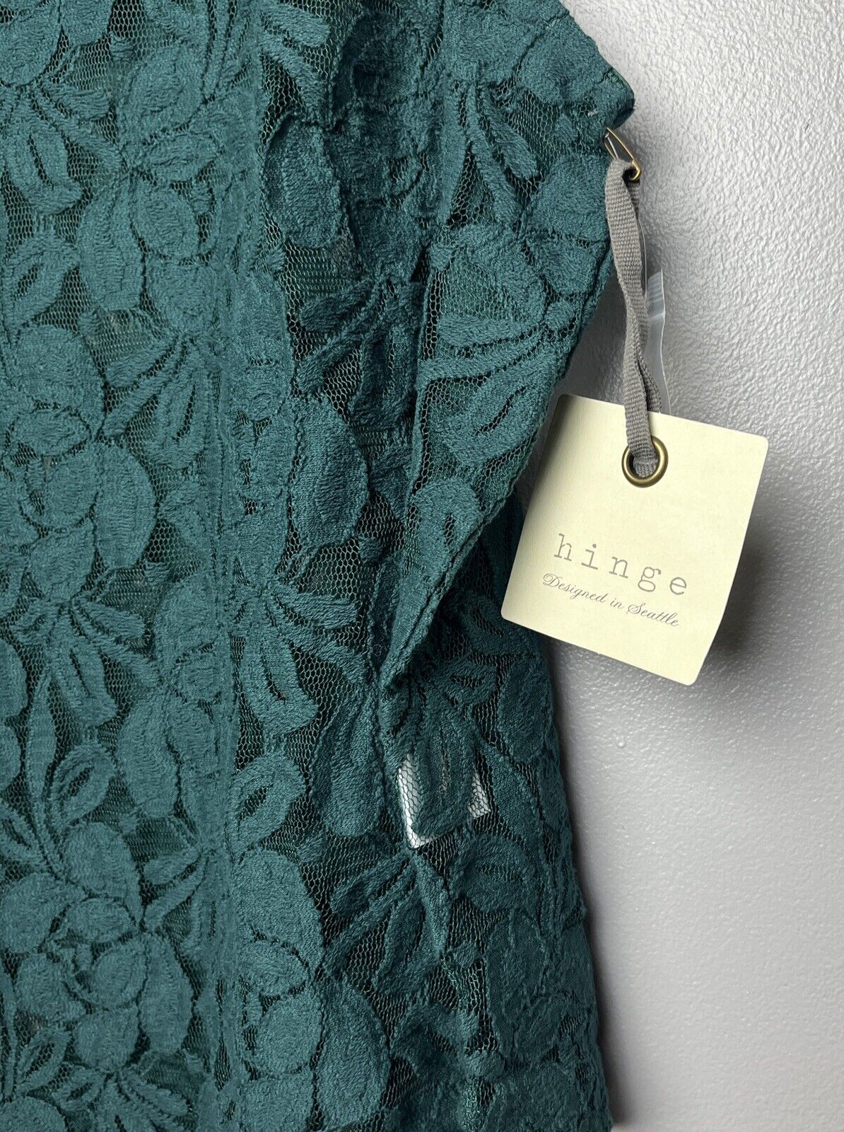 Hinge Women's Green bug Lace Tank Top Size S $48