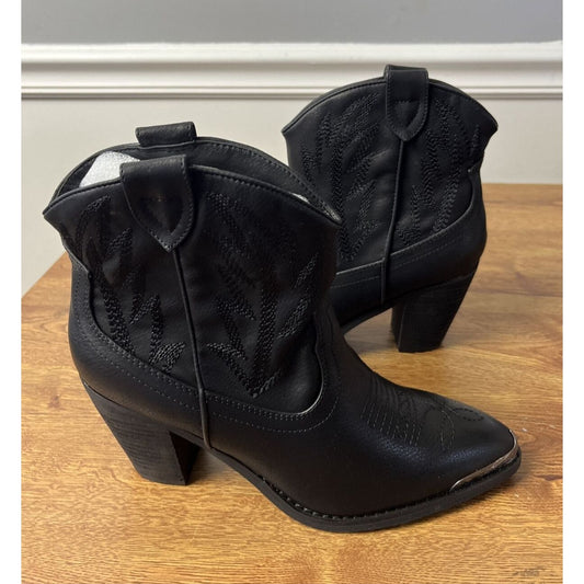 EUC VERY VOLATILE WOMEN’s Taylor Western Boots/Ankle Boots SIZE 9 Color Black