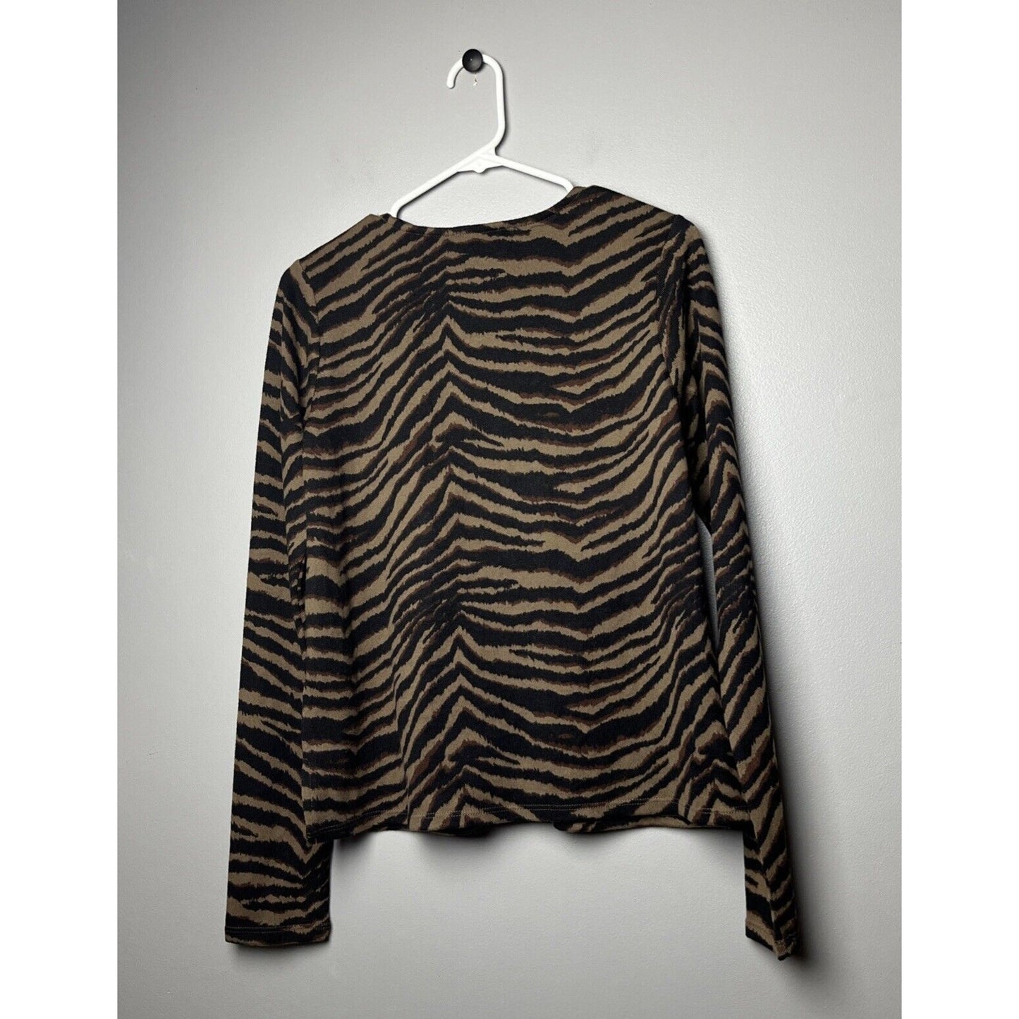 NWT SANCTUARY V-neck Cozy Pocket Sleeve Top In Brown Zebra Size XS