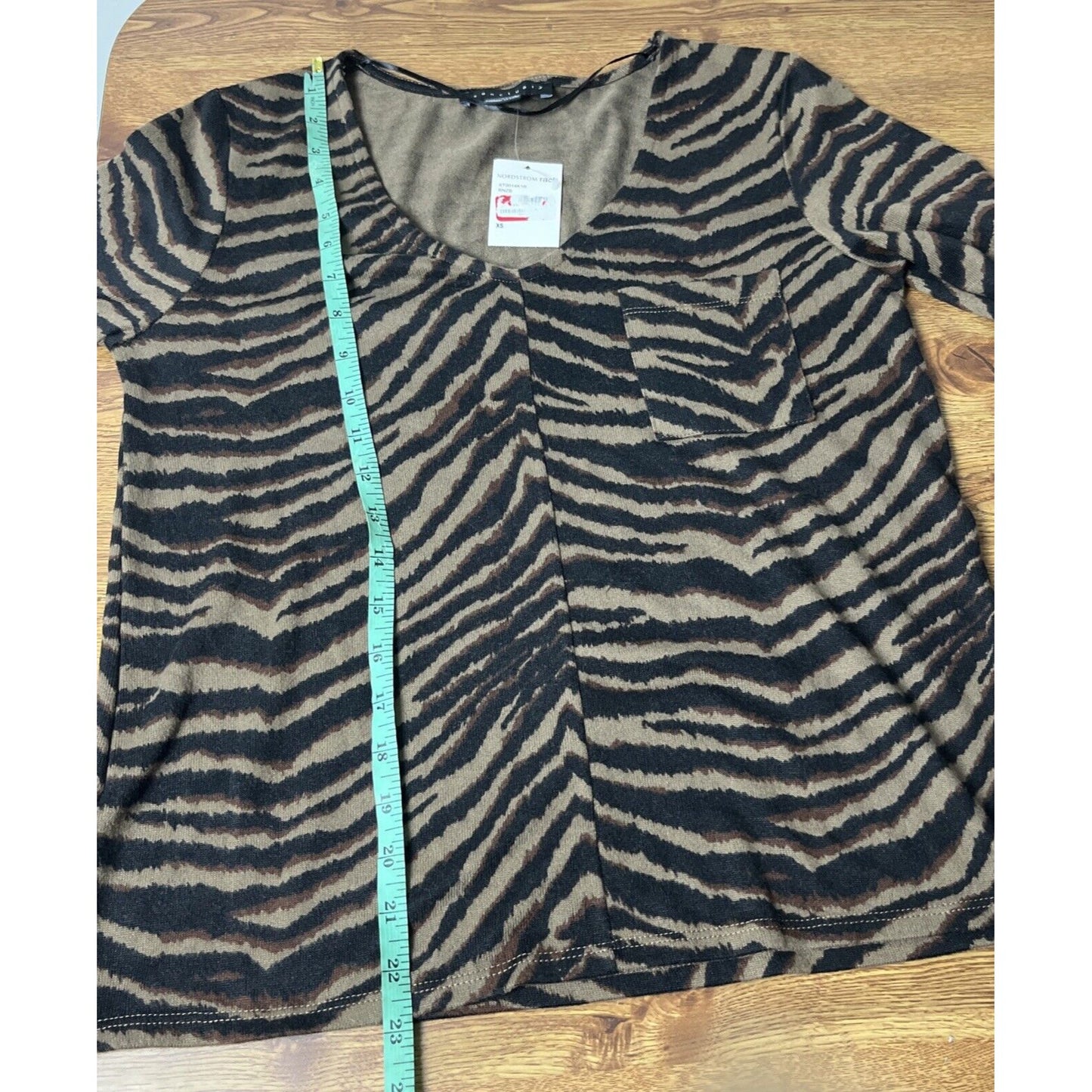 NWT SANCTUARY V-neck Cozy Pocket Sleeve Top In Brown Zebra Size XS