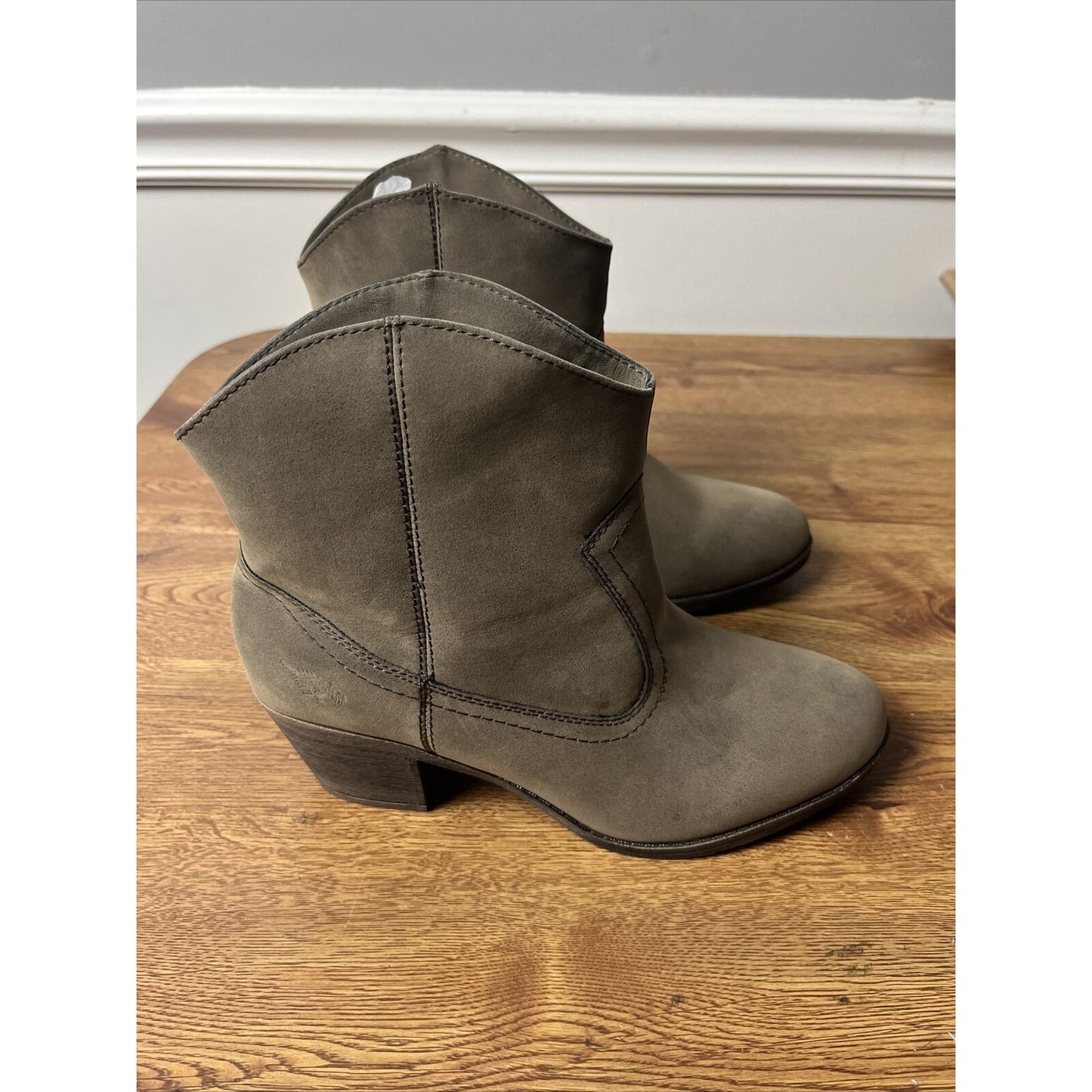 Rocket Dog Women's Ankle Boots Size 9.5 Soundoff Vintage Taupe C430