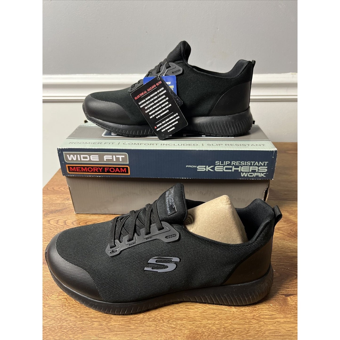 Skechers Women's Squad SR Slip Resistant Food Service Shoe  Size 11W - Black