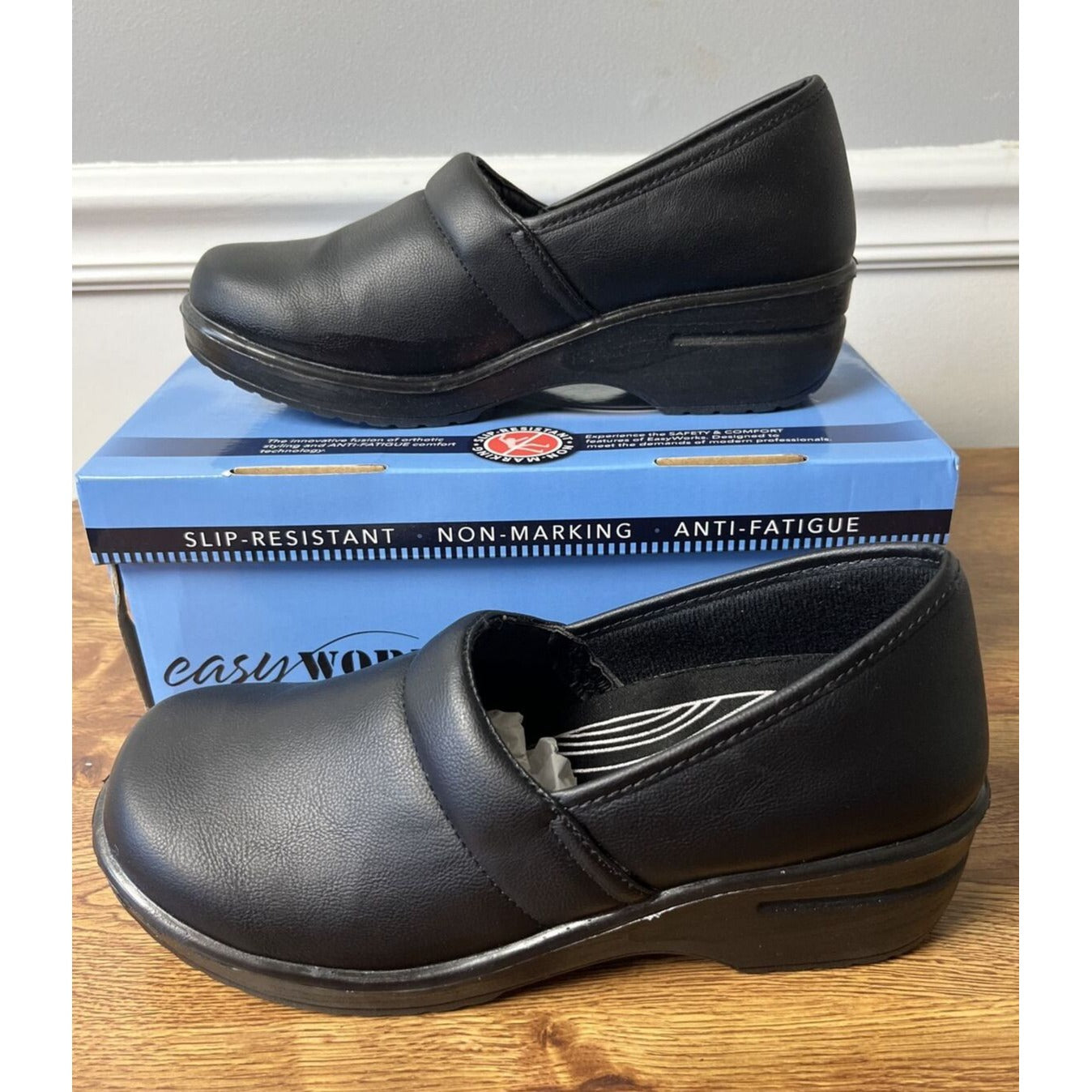 Easy Works Women's Lyndee Health Care Professional Clogs Shoe Size 9.5 M, Black