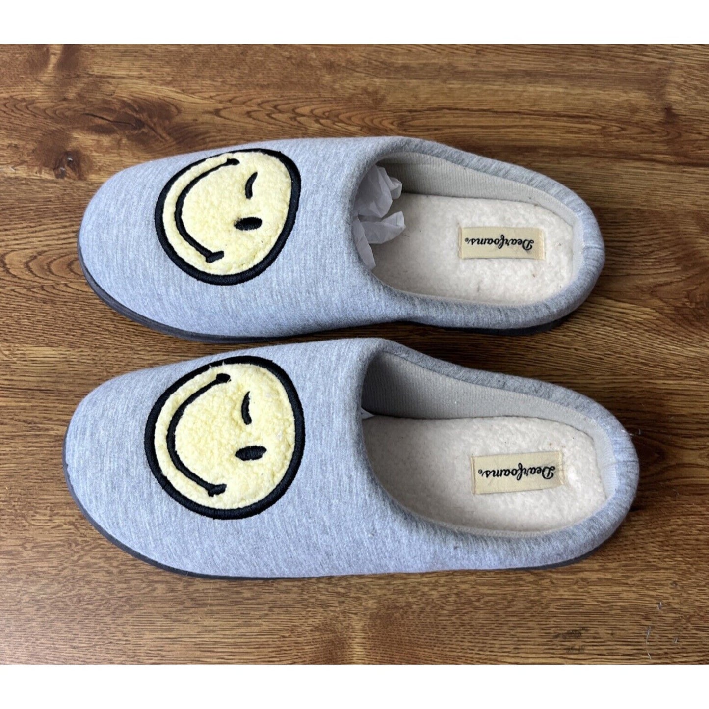 Dearfoams Women's Smile Icon Retro Preppy Slipper Size large US 9-10 Gray