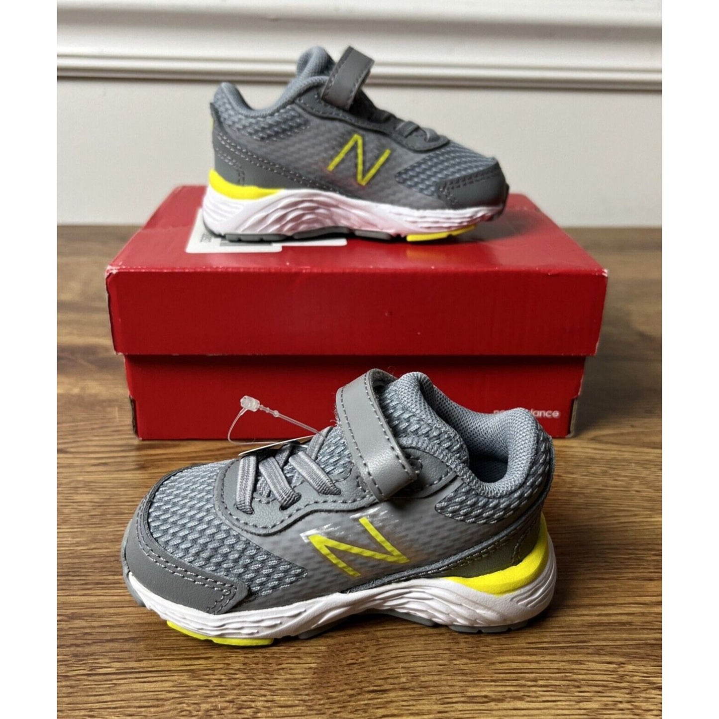 New Balance Kid's 680 V6 Hook and Loop Running Shoe, Size 3 Wide Infant