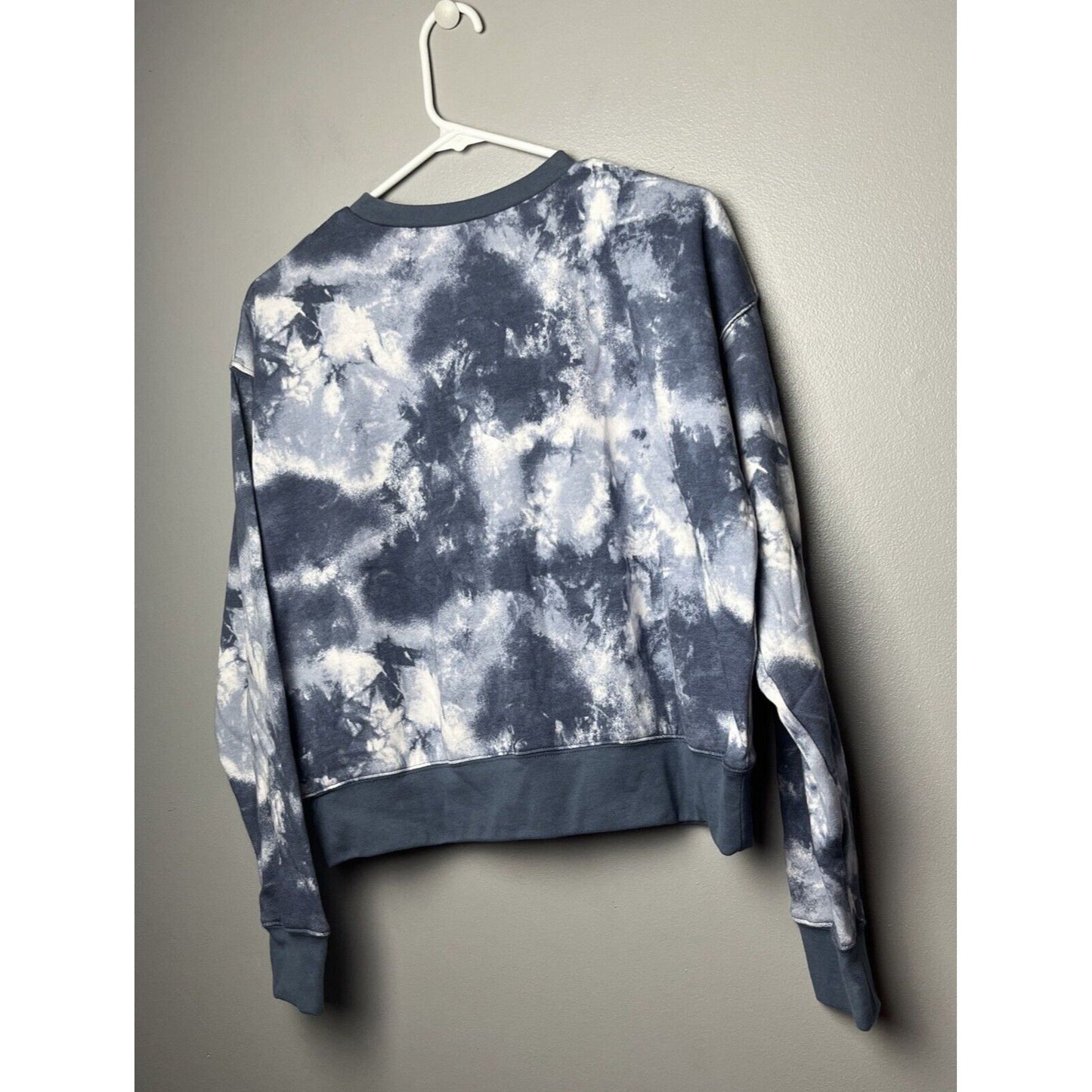Abound Sweatshirt Womens Medium M NWT Blue Ivory Tie-Dye Printed Crew Fleece