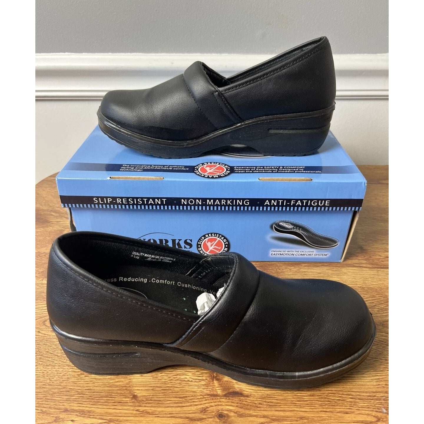 Easy Works Women's Lyndee Health Care Professional Clogs Shoe Size 9.5 M, Black