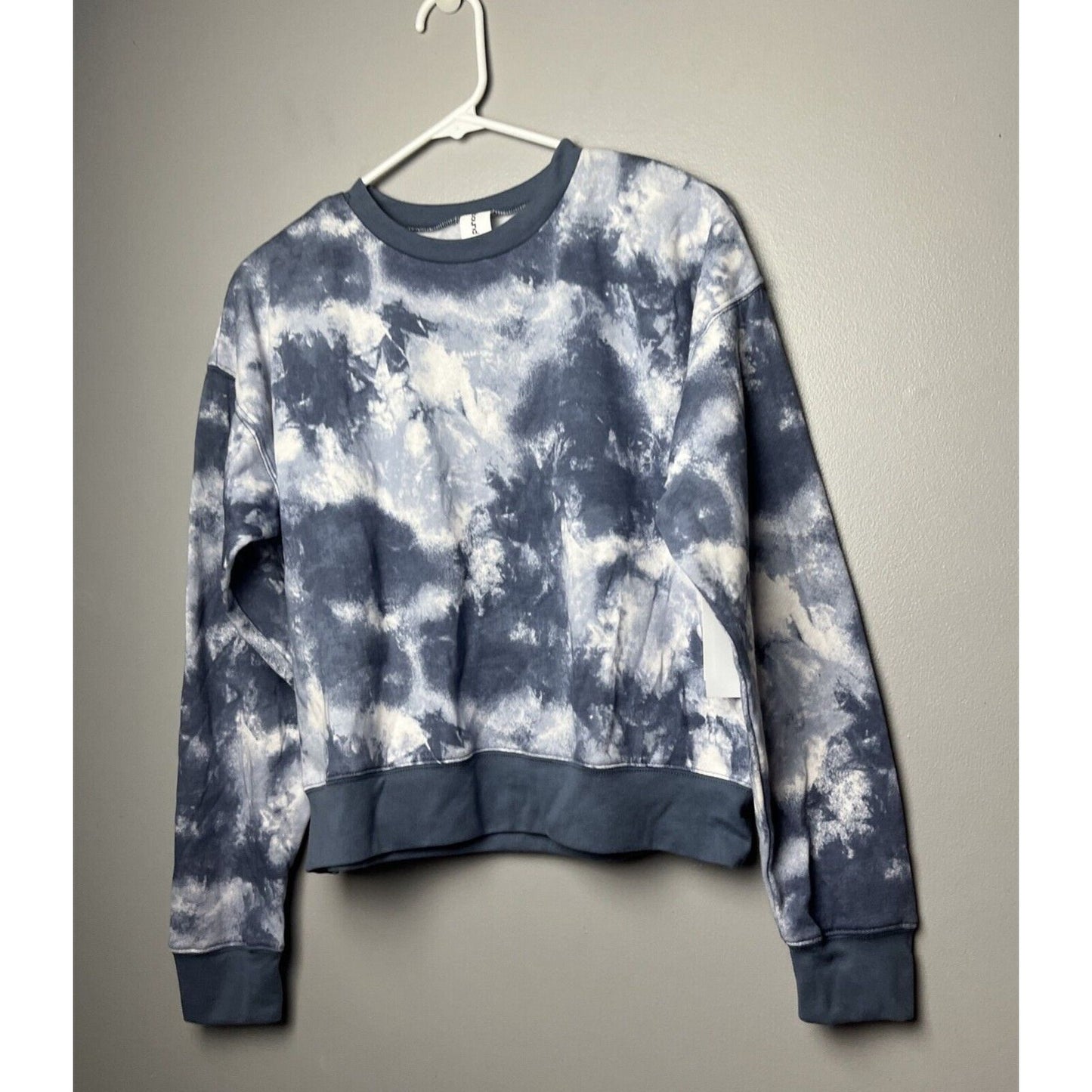 Abound Sweatshirt Womens Medium M NWT Blue Ivory Tie-Dye Printed Crew Fleece