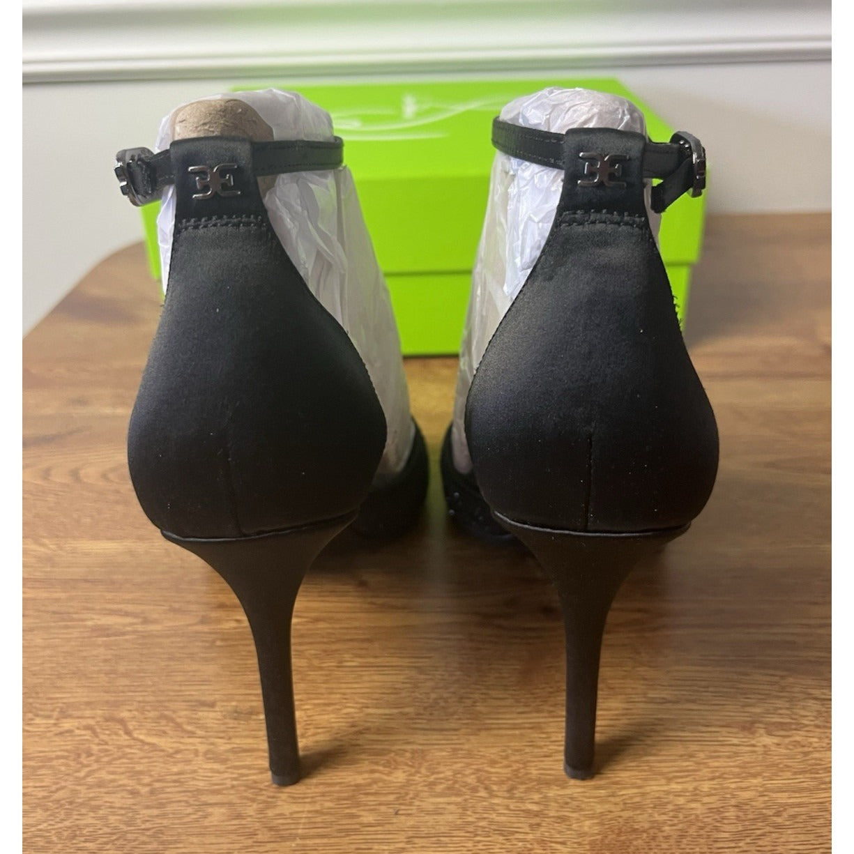 Sam Edelman Women's Krissa Ankle Strap Heel Sandal Black Size 7.5