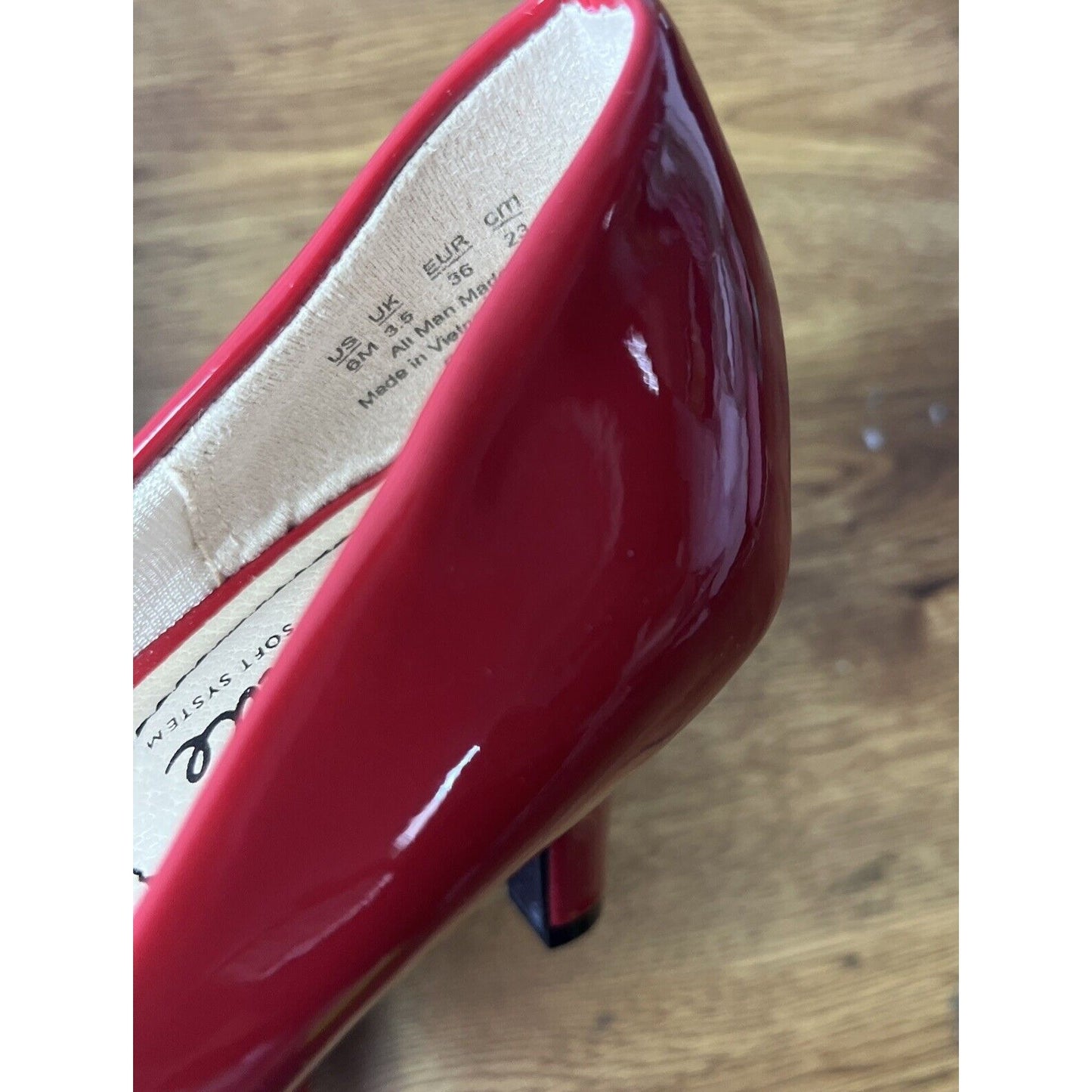 Lifestride Parigi Fire Red Patent Pump Women’s Size US 6M