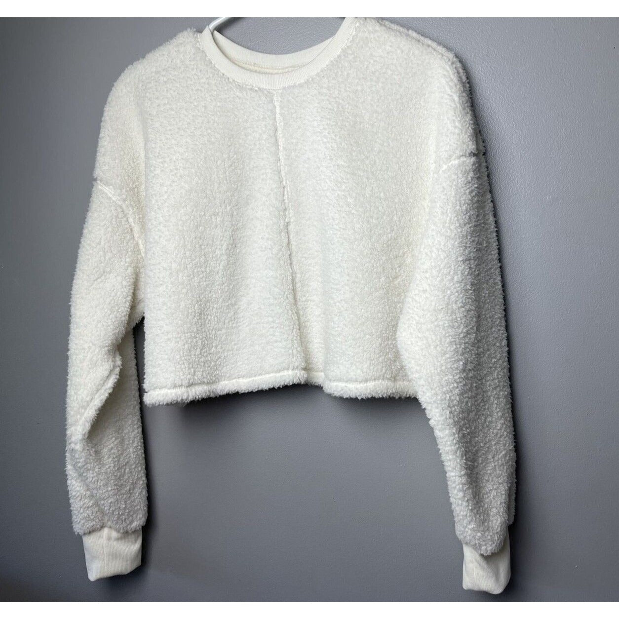BP. Ivory Long Sleeve Crop High Pile Fleece Sweatshirt Size Medium