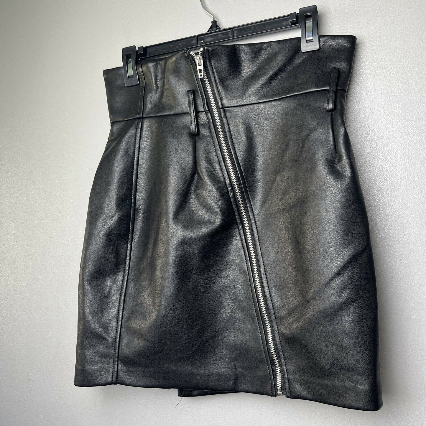 Blank NYC Faux Leather Front Zip Mini Skirt Size 26