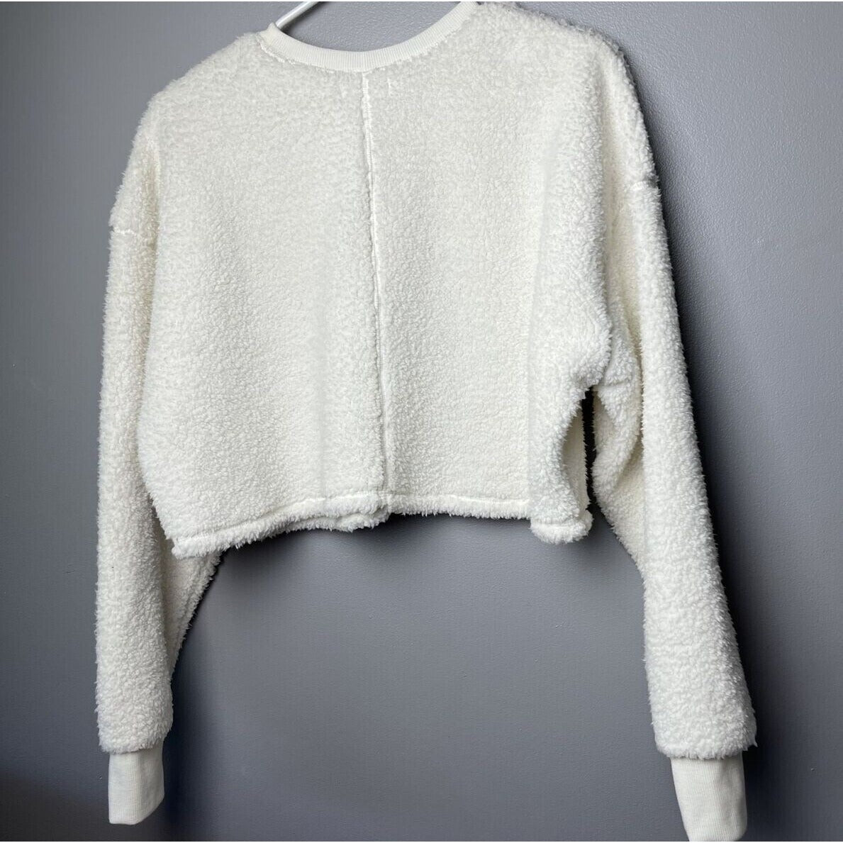 BP. Ivory Long Sleeve Crop High Pile Fleece Sweatshirt Size Medium