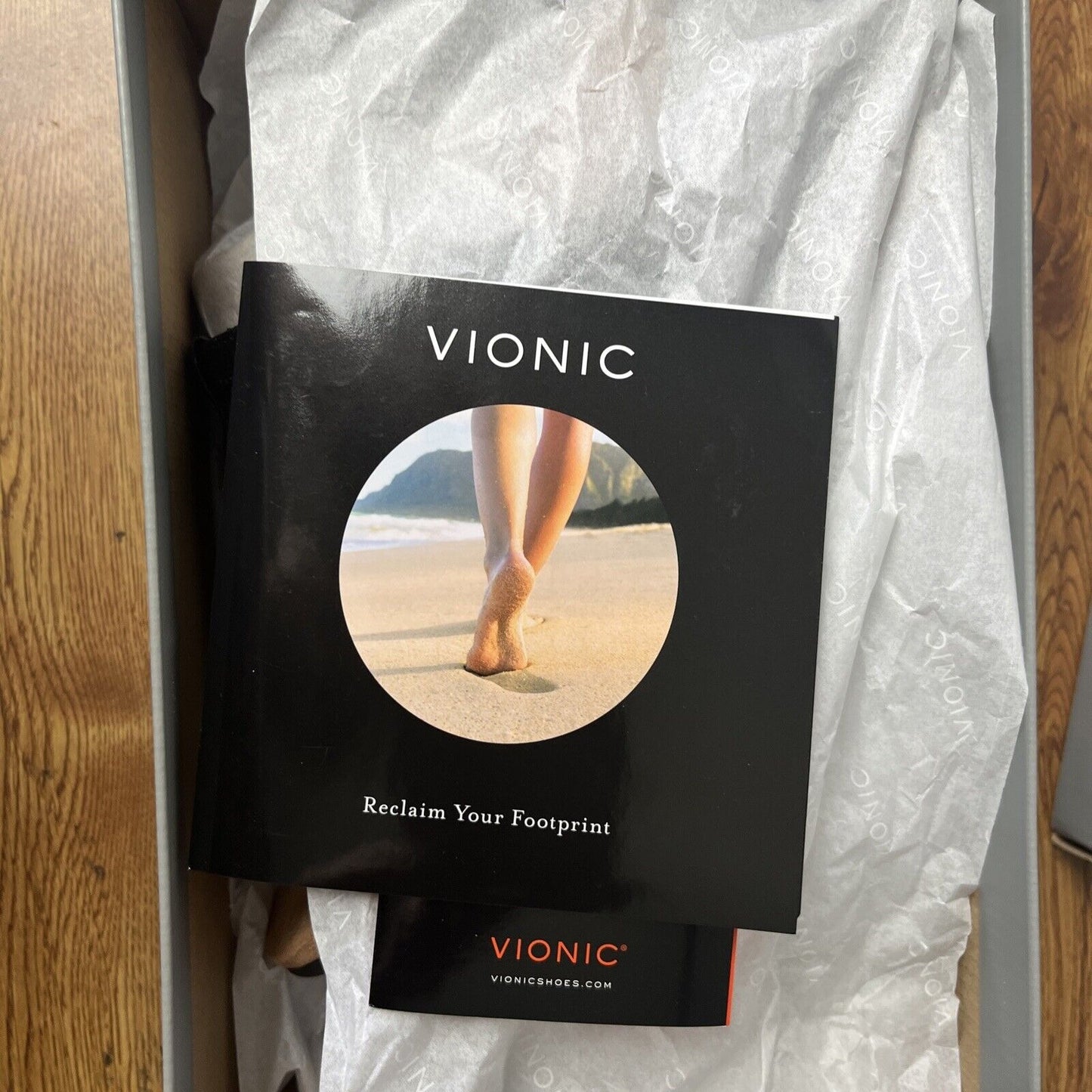 Vionic Womens The Rest Elvia Black T-Strap Sandals Size 9 (Wide) (6065543)