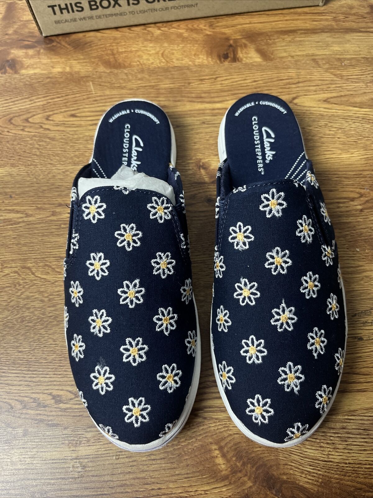 CLARKS Cloudsteppers Canvas Slip-on Mules Breeze Shore Navy Floral 7.5M NEW